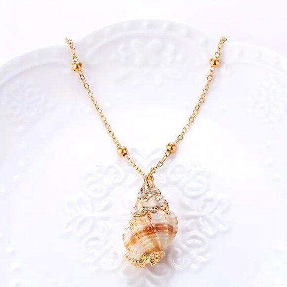 Real Cerithium Conch Shell Necklace Ocean Beach Vacation Sea Boho Gold Beads - Picture 1 of 3